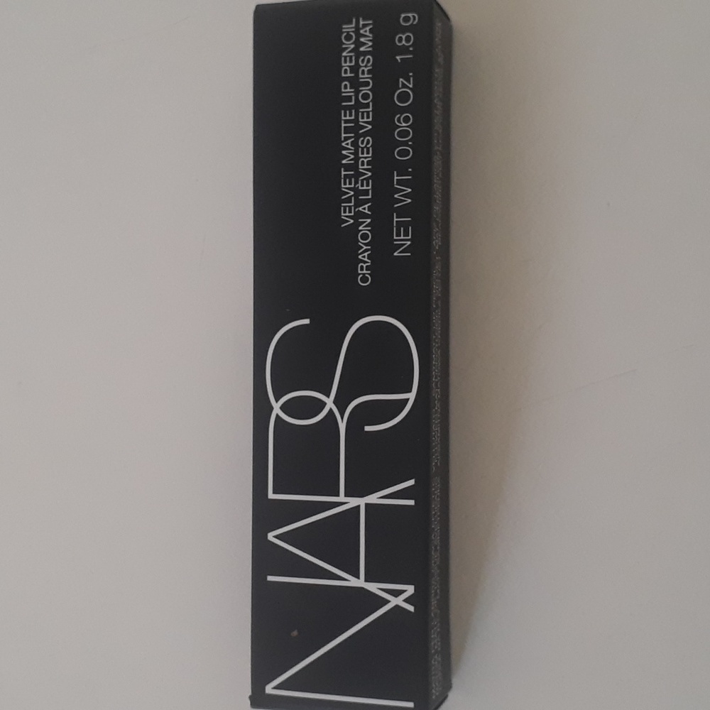 Nars velvet matte lipstick pencil in CRUELLA